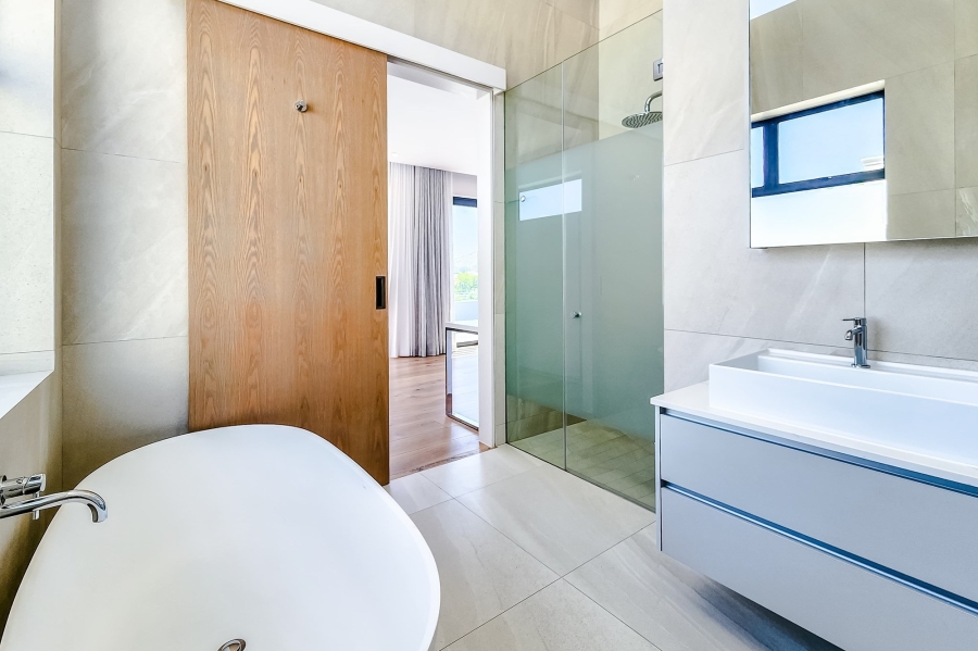 6 Bedroom Property for Sale in Camps Bay Western Cape